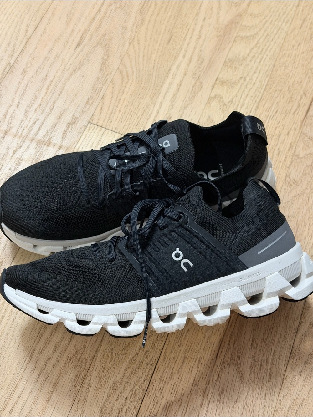 On Cloudswift Women’s Size 10 Black White Running Shoes